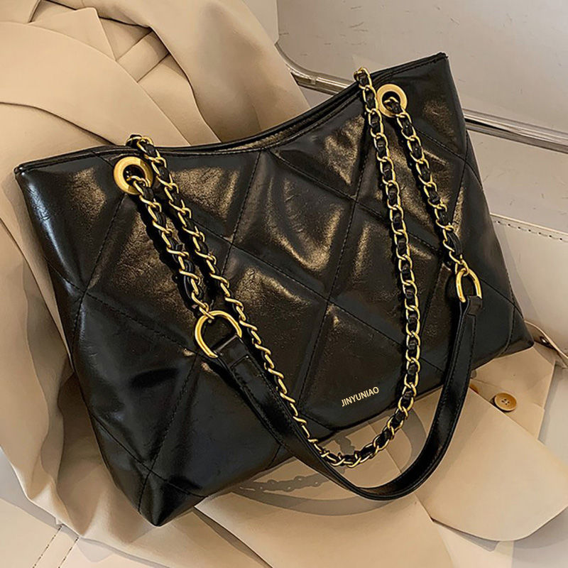 Stylish Quilted Handbag LoungeYard — product view 6