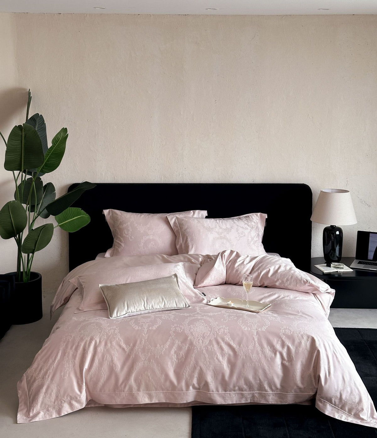 Satin Bedding Set LoungeYard — product view 7