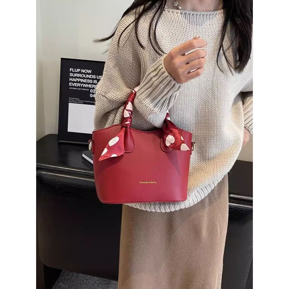 Chic Mini Handbag LoungeYard — product view 3