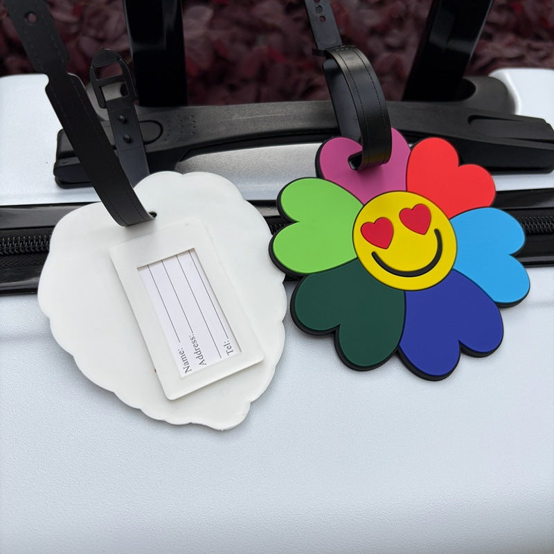 Leaf-Shaped Luggage Tag LoungeYard — product view 2