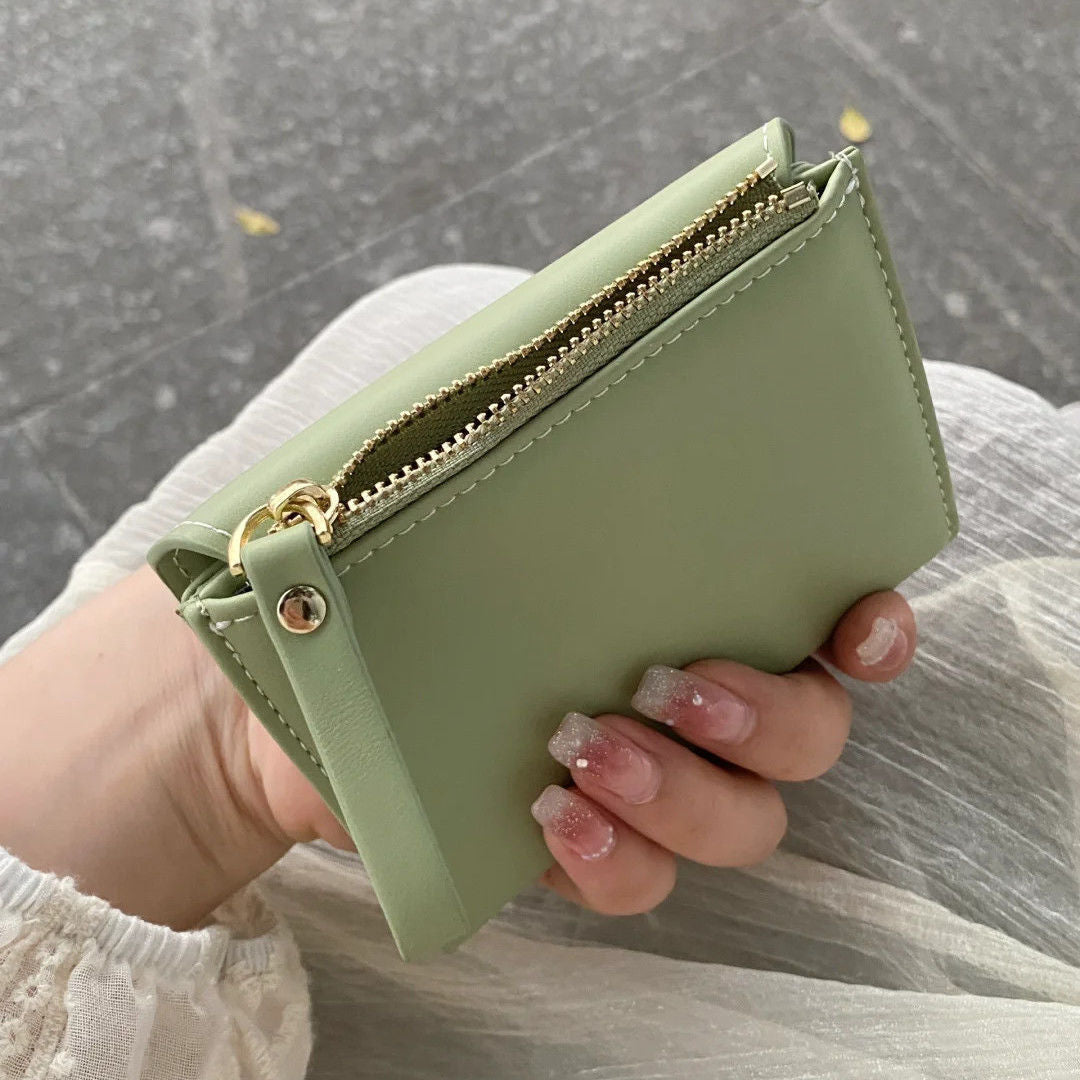 Compact Magnetic Closure Cardholder LoungeYard — product view 1