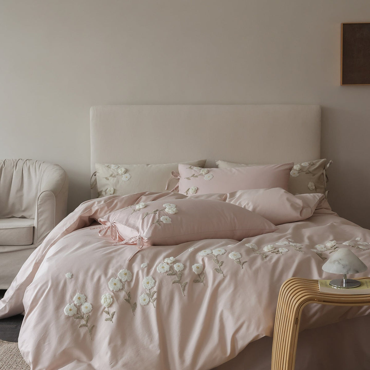 Luxurious embroidered bedding set made of cotton satin with pillow ties — product view 6