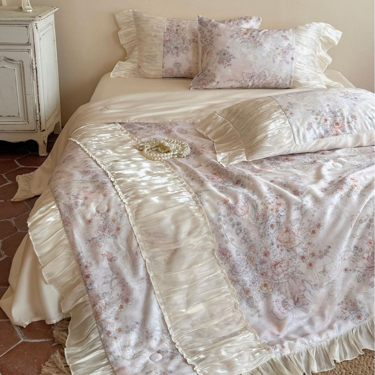 Satin bedding set in vintage look with ruffle and floral jacquard LoungeYard — product view 1