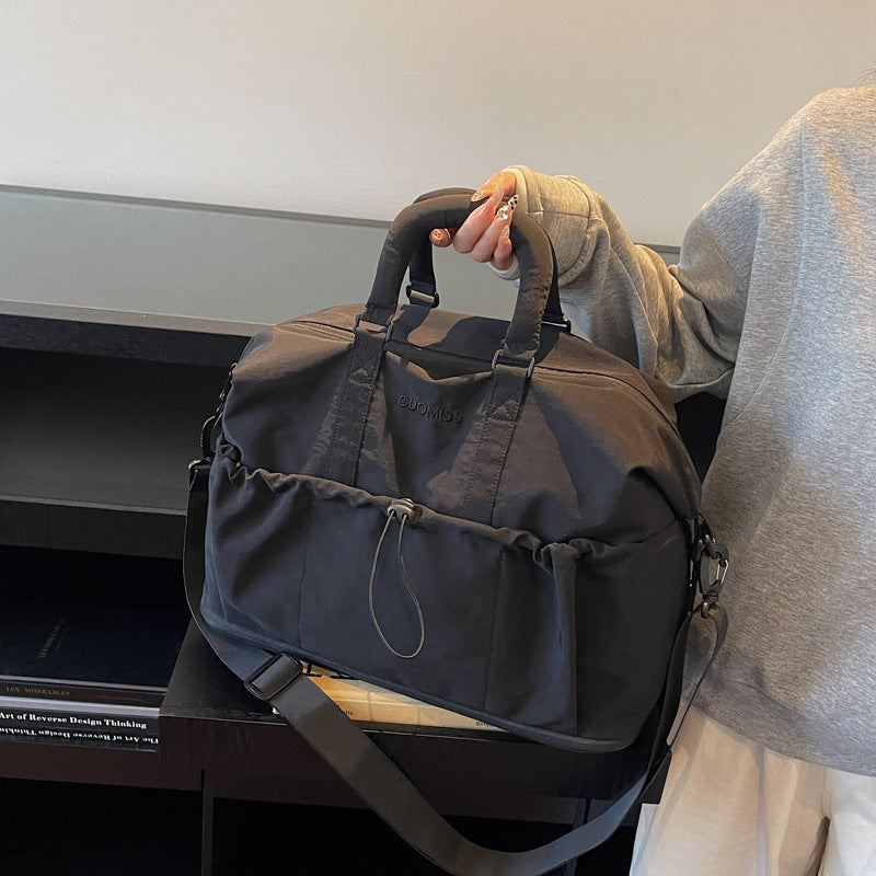 Versatile Adjustable Duffle Bag LoungeYard — product view 4