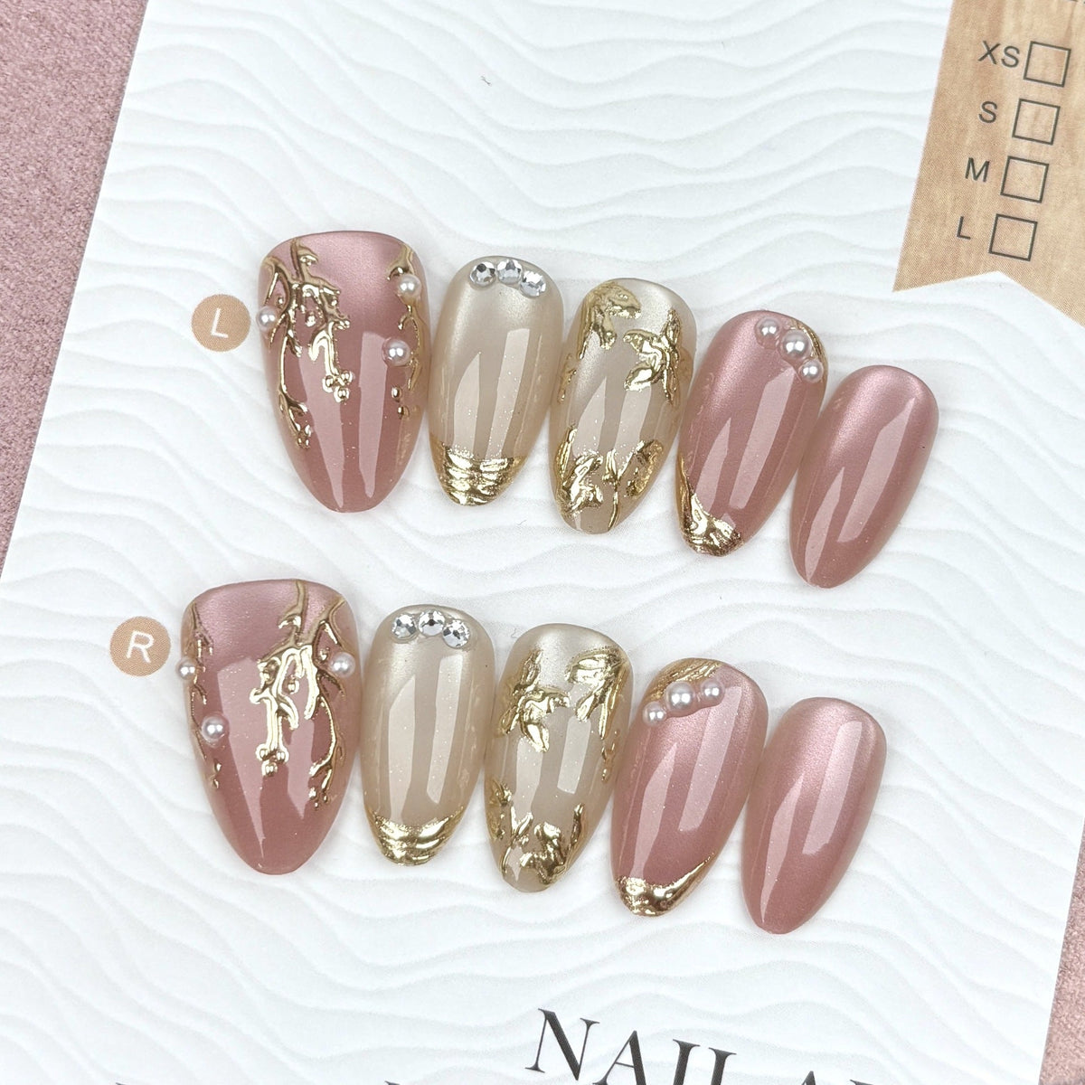 Elegant Floral-Design Press-On Nail Art Set — product view 1