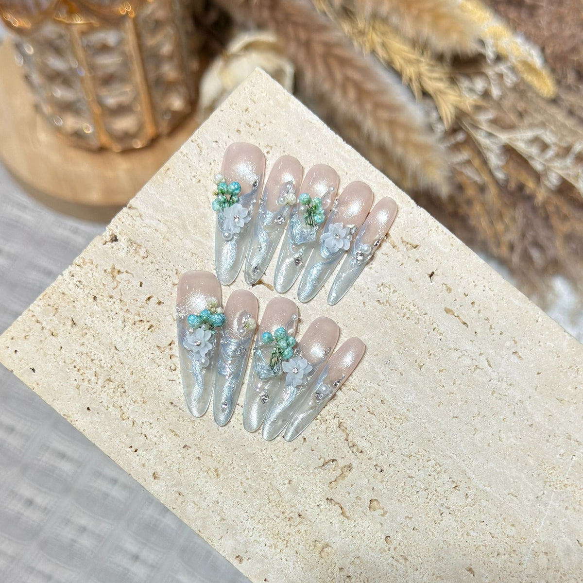 Elegantly Designed Floral Press-On Nail Set — product view 2