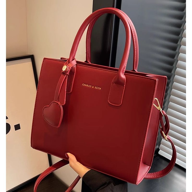 Sophisticated Leather Tote Bag LoungeYard — product view 3