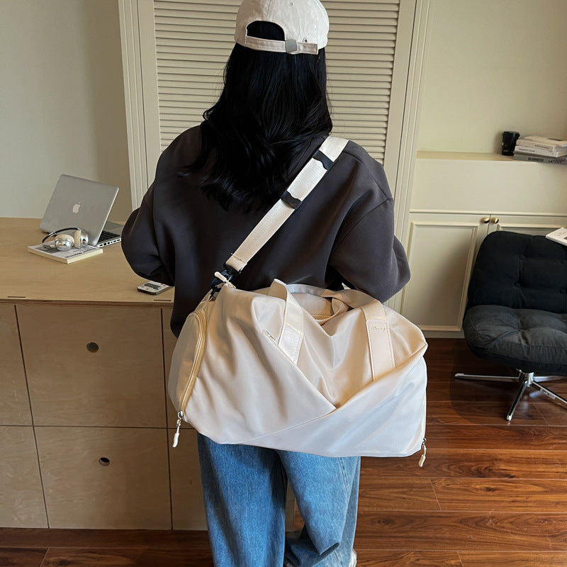 Elegant Sport Duffel Bag with Multifunctional Compartments LoungeYard — product view 3
