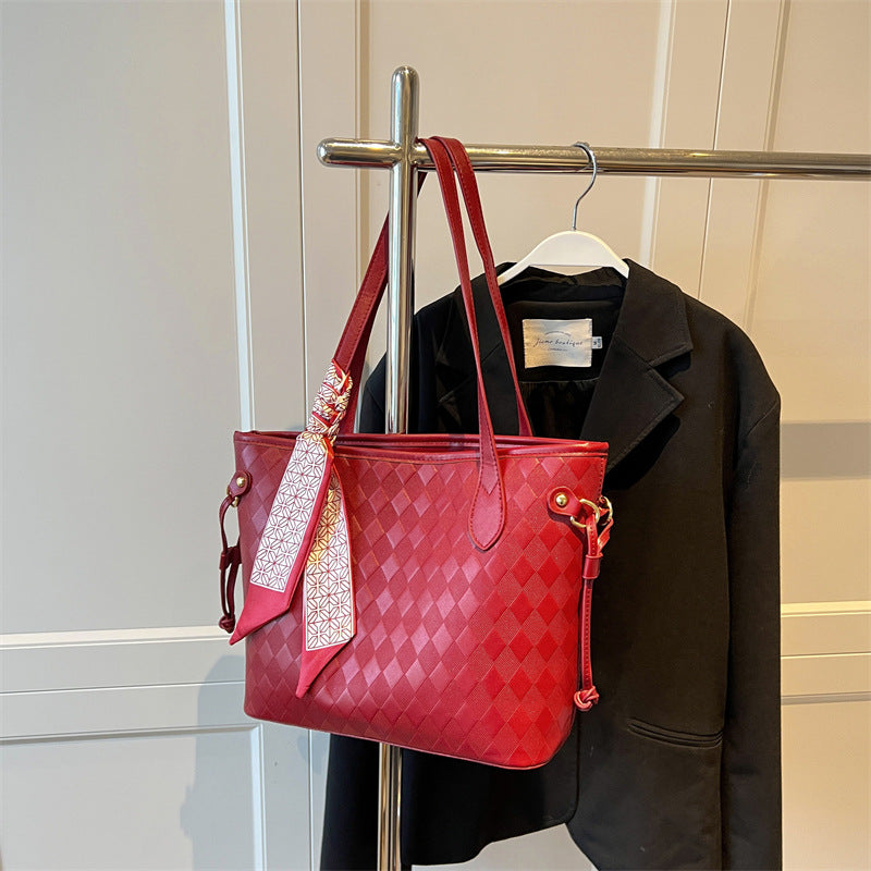 Elegant Woven Tote Bag LoungeYard — product view 6