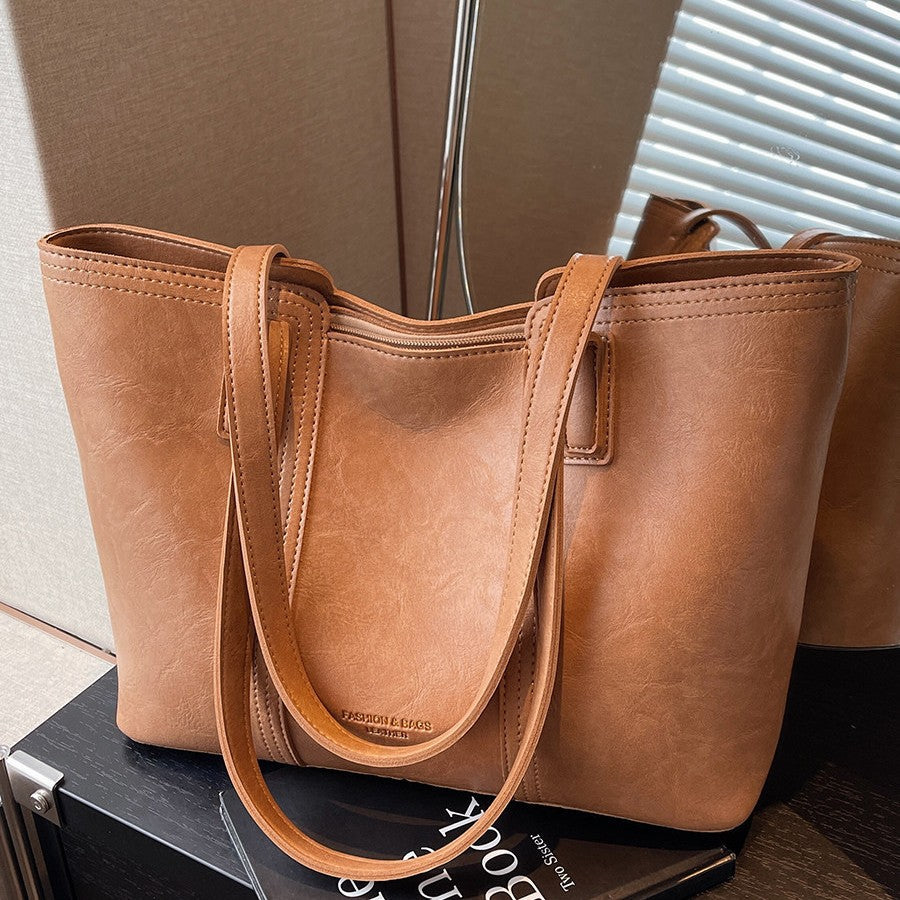 Classic Leather Tote Bag LoungeYard — product view 4