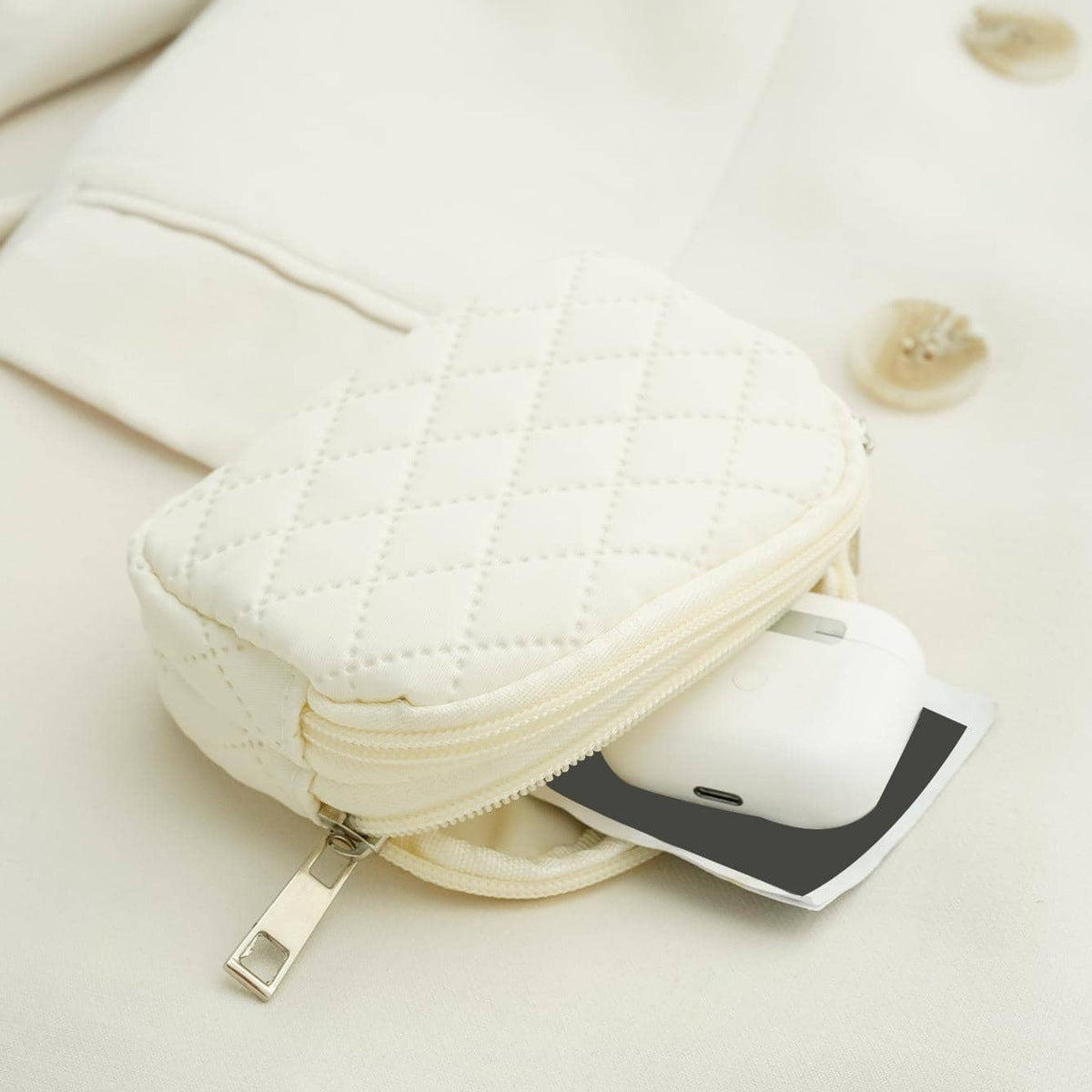 Practical and Stylish Cosmetic Bag LoungeYard — product view 2