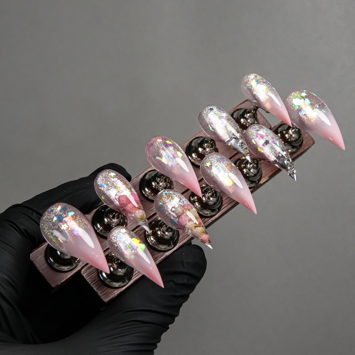 Stiletto Press-On Nail Art Set — product view 1