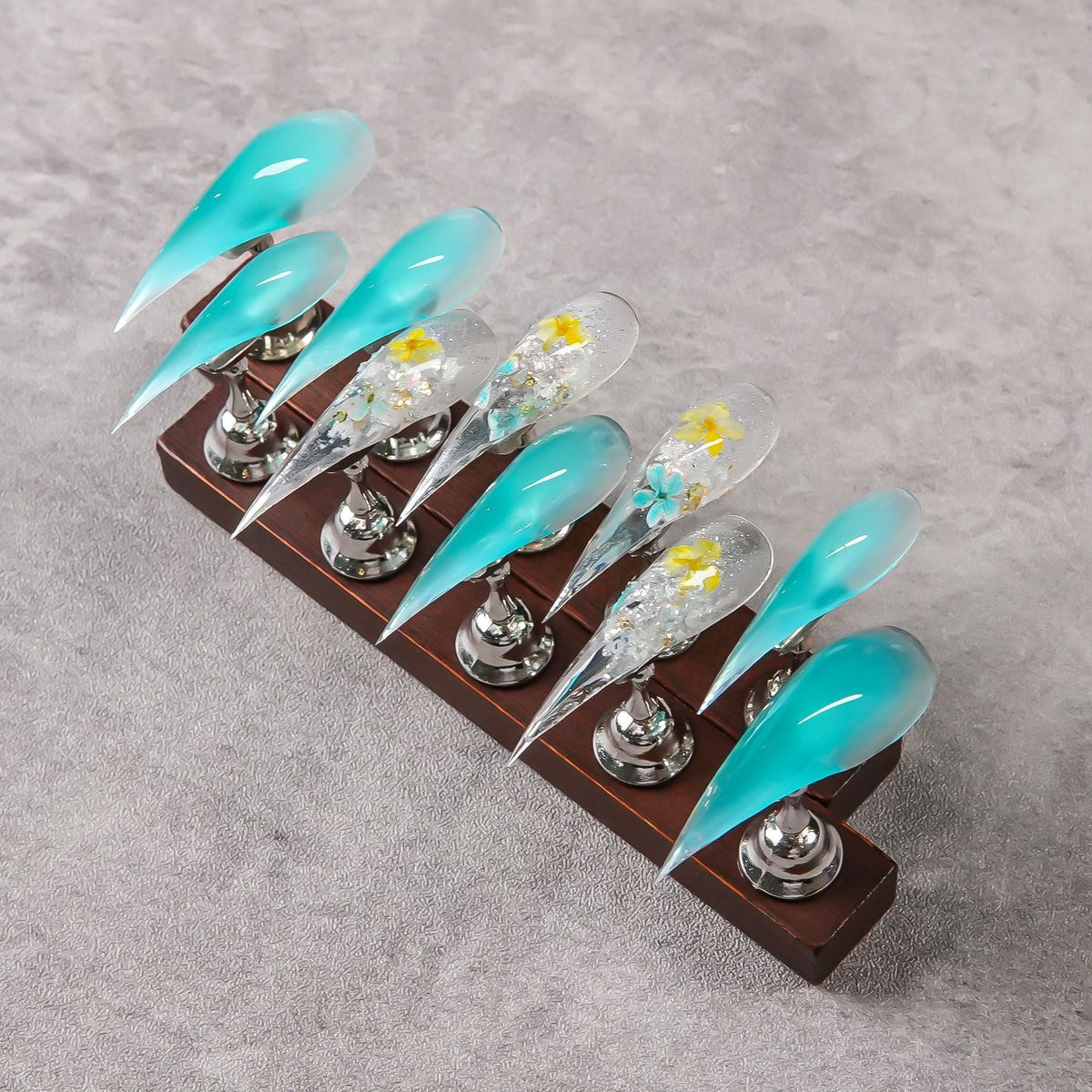 Stiletto-Shaped Press-On Nail Set with Glossy Finish — product view 6