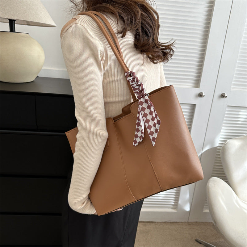 Stylish Everyday Tote Bag LoungeYard — product view 4