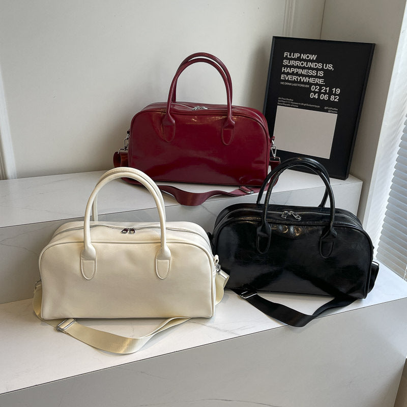 Elegant Weekend Bag in Vintage Style LoungeYard — product view 3