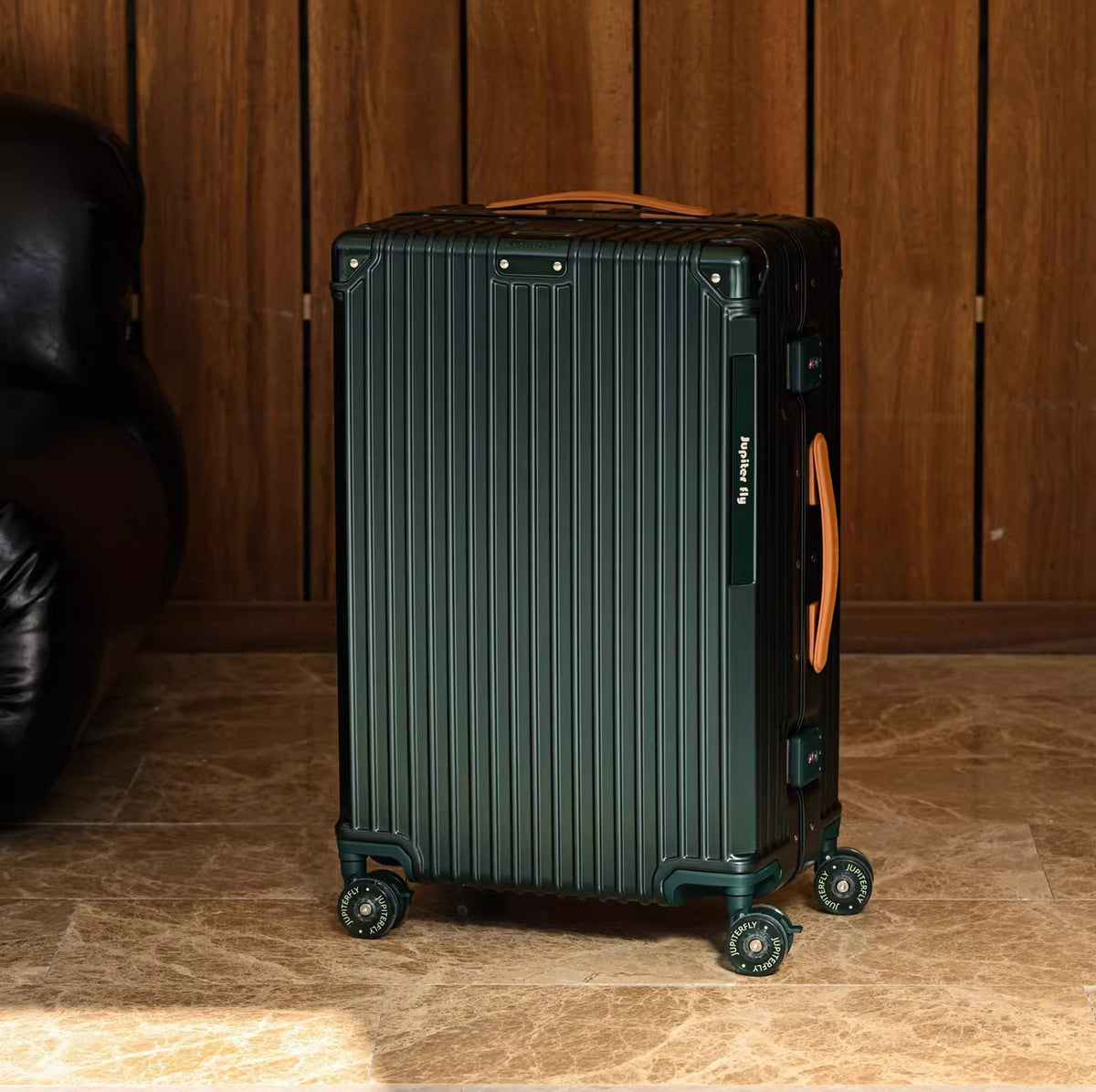Stylish Lightweight Hardshell Travel Suitcase — product view 2