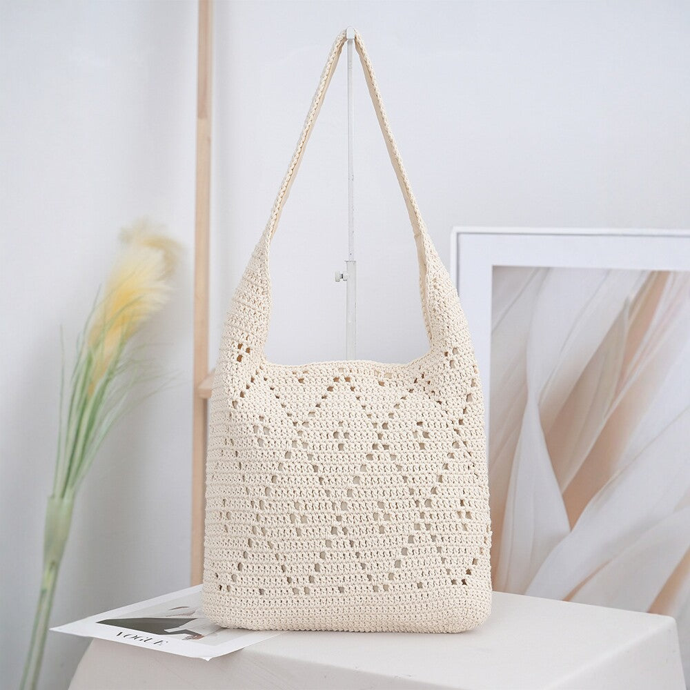 Handcrafted straw shoulder bag LoungeYard — product view 4