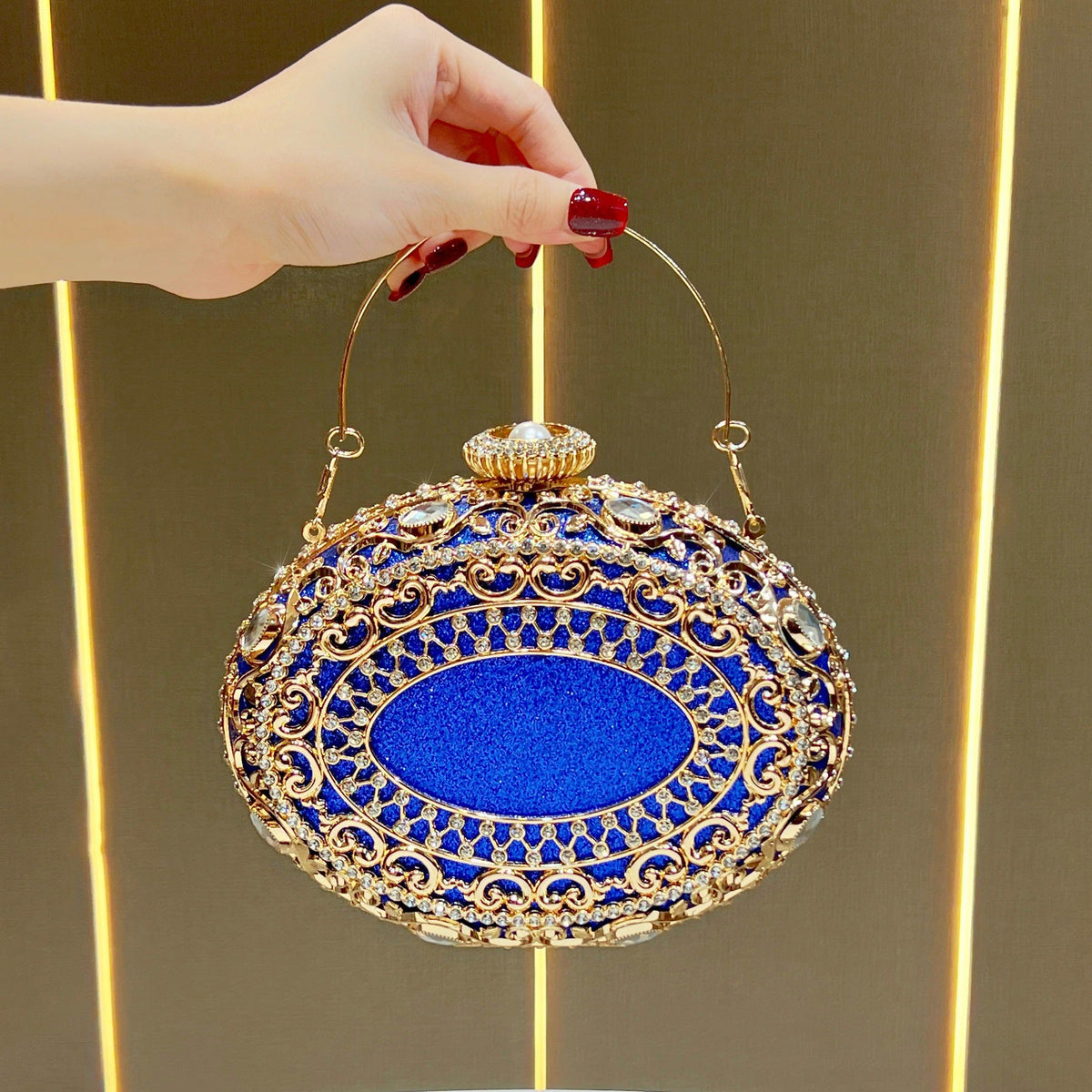 Glamorous Vintage-inspired Evening Purse — product view 4