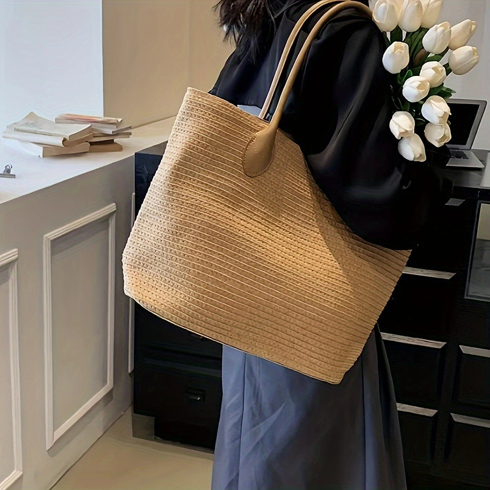 Spacious Tote Bag Made of Braided Natural Material LoungeYard — product view 3