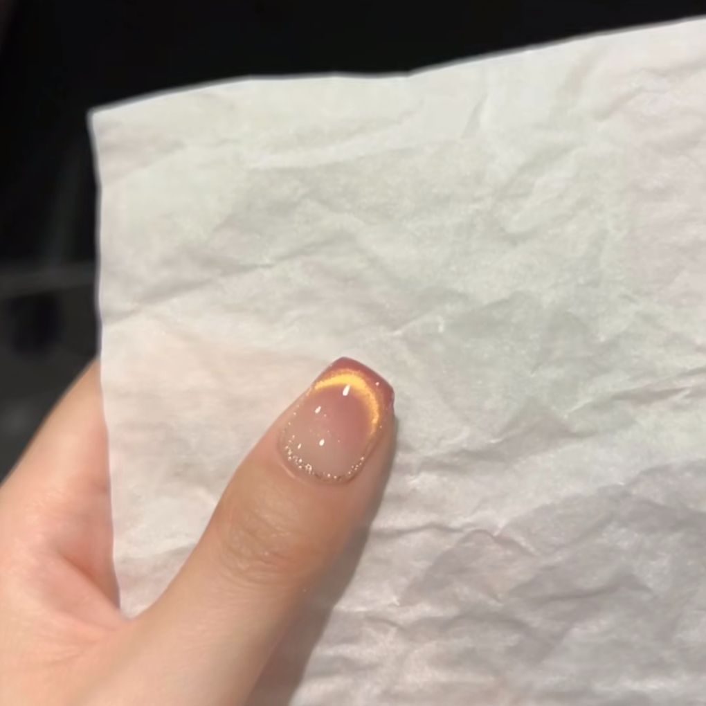 Gradient Glossy Nail Extensions — product view 3