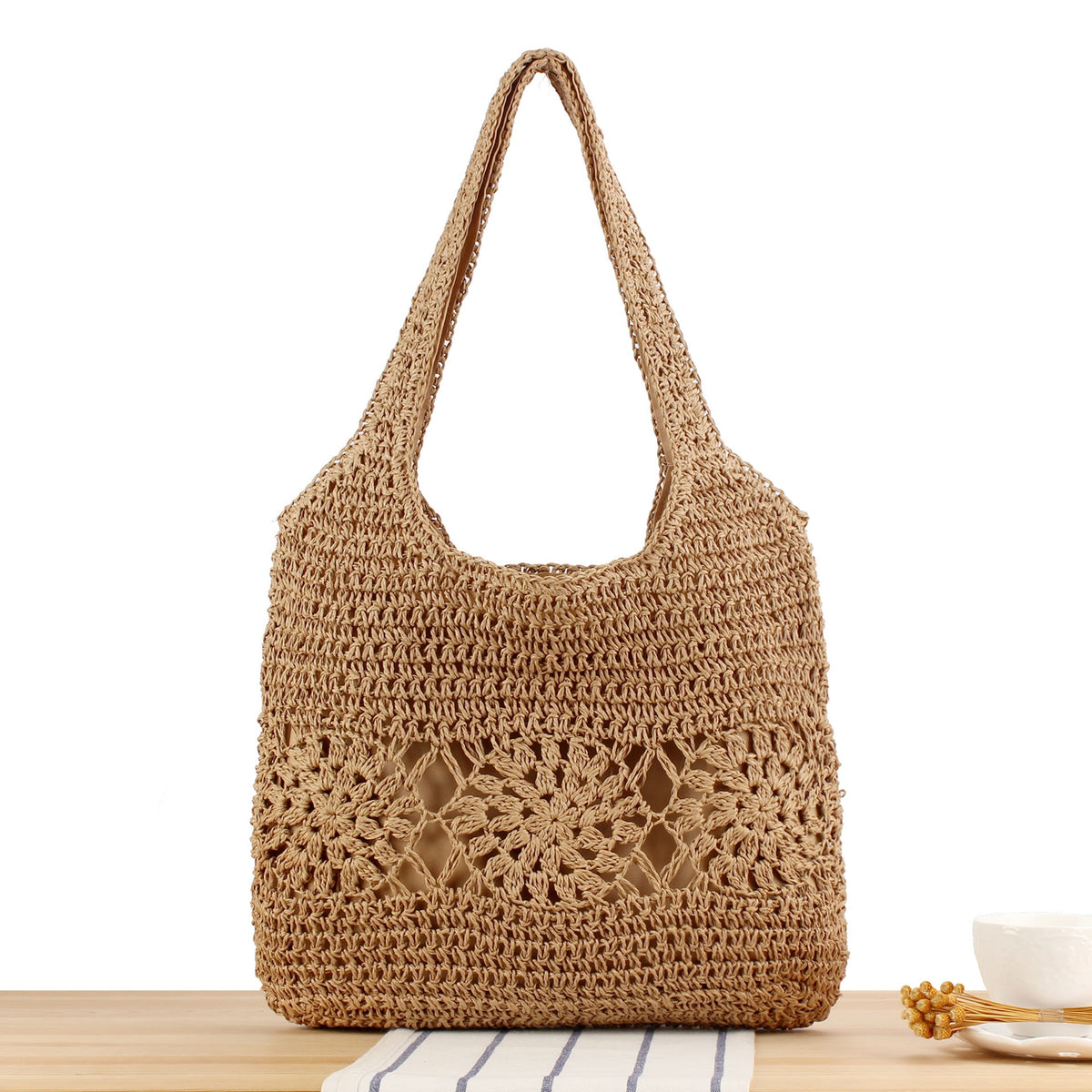 Versatile straw shoulder bag with floral details LoungeYard — product view 5