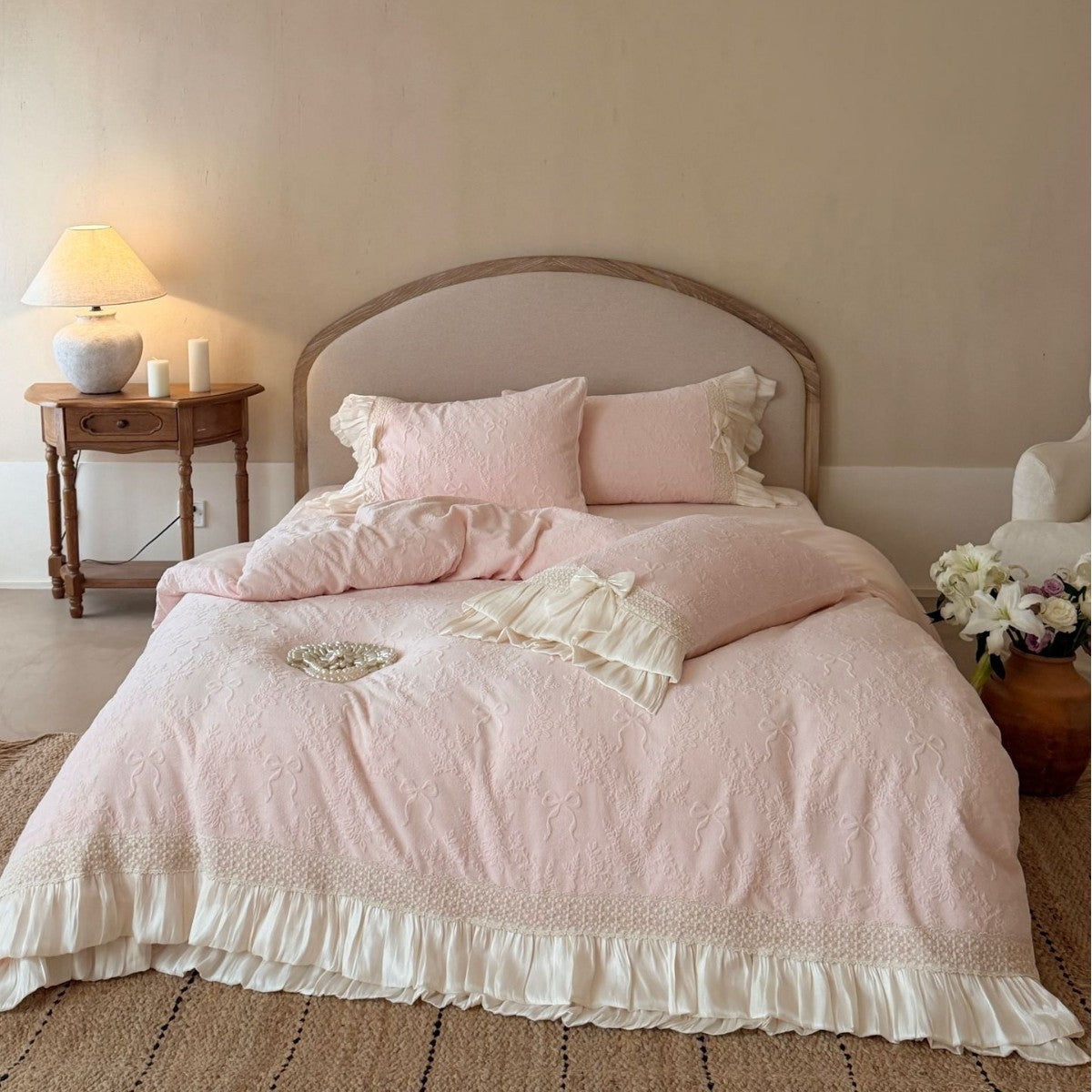 Bedding set with quilted jacquard structure and pleated ruffle — product view 4