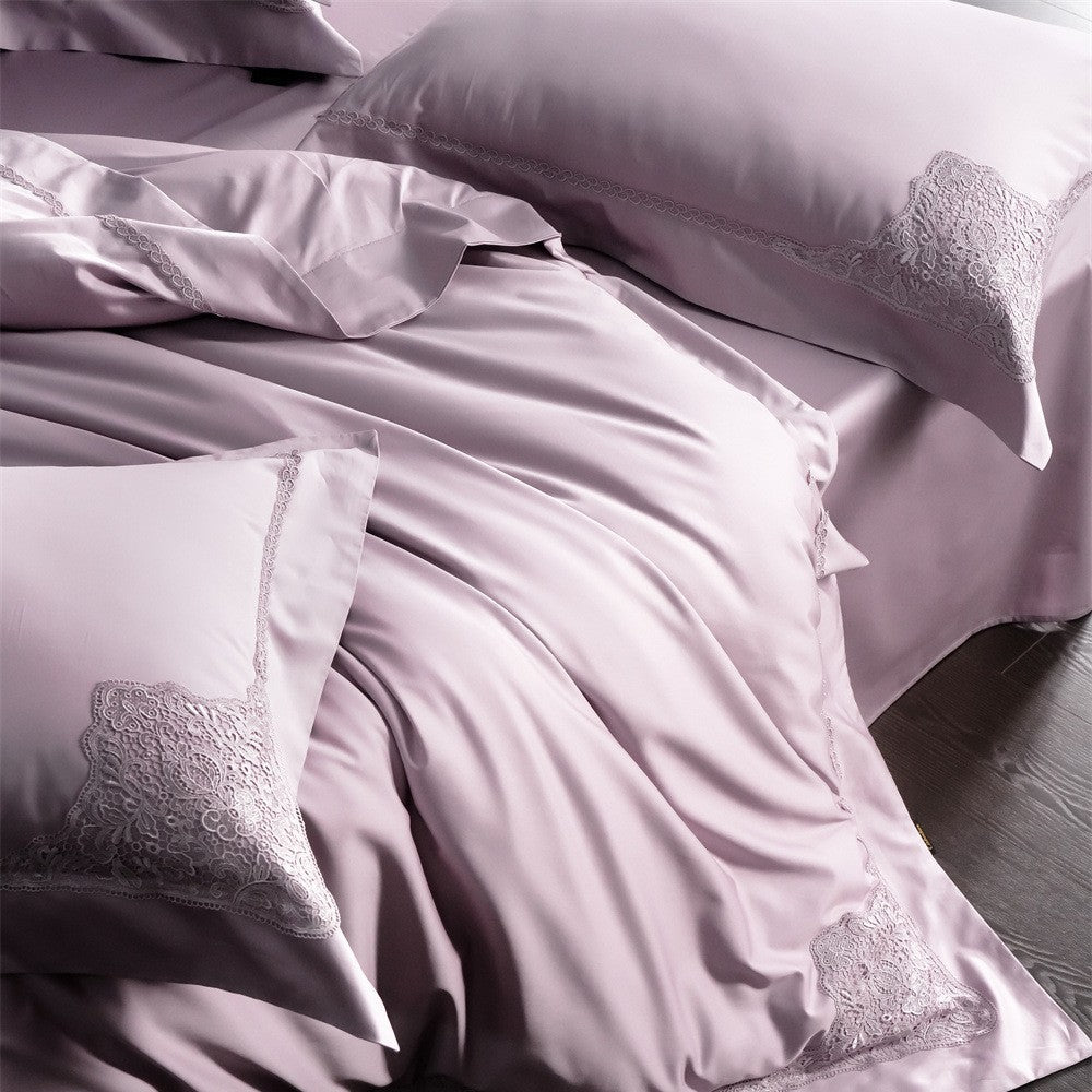 Duvet cover set made of fine cotton satin with subtle corner embroideries — product view 1