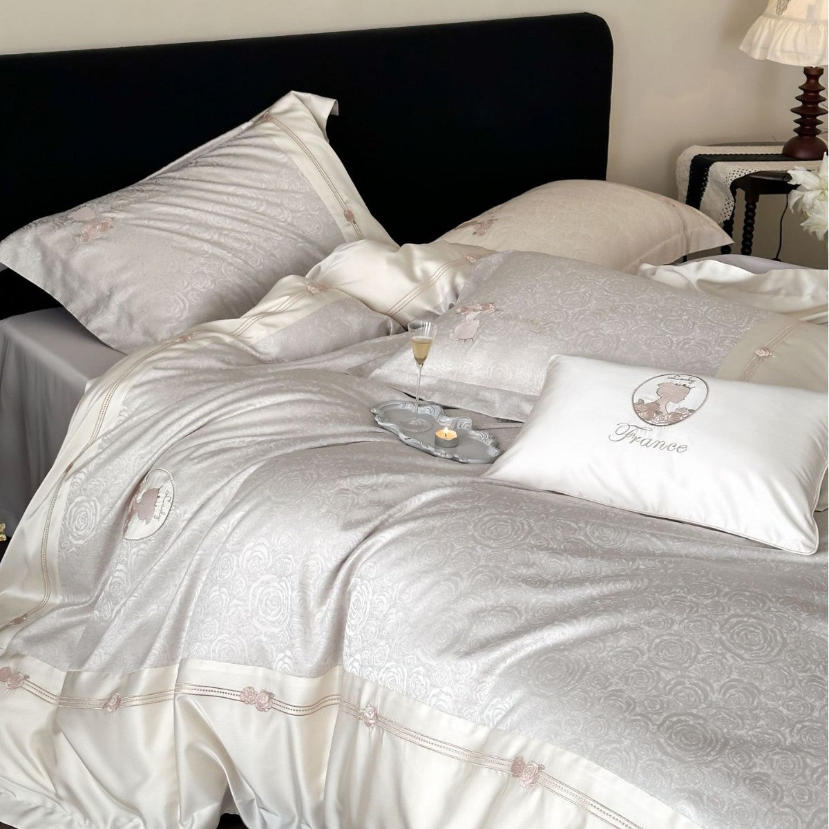 Luxurious cotton satin bed linen set with jacquard rose pattern and embroidered silhouette applications — product view 3