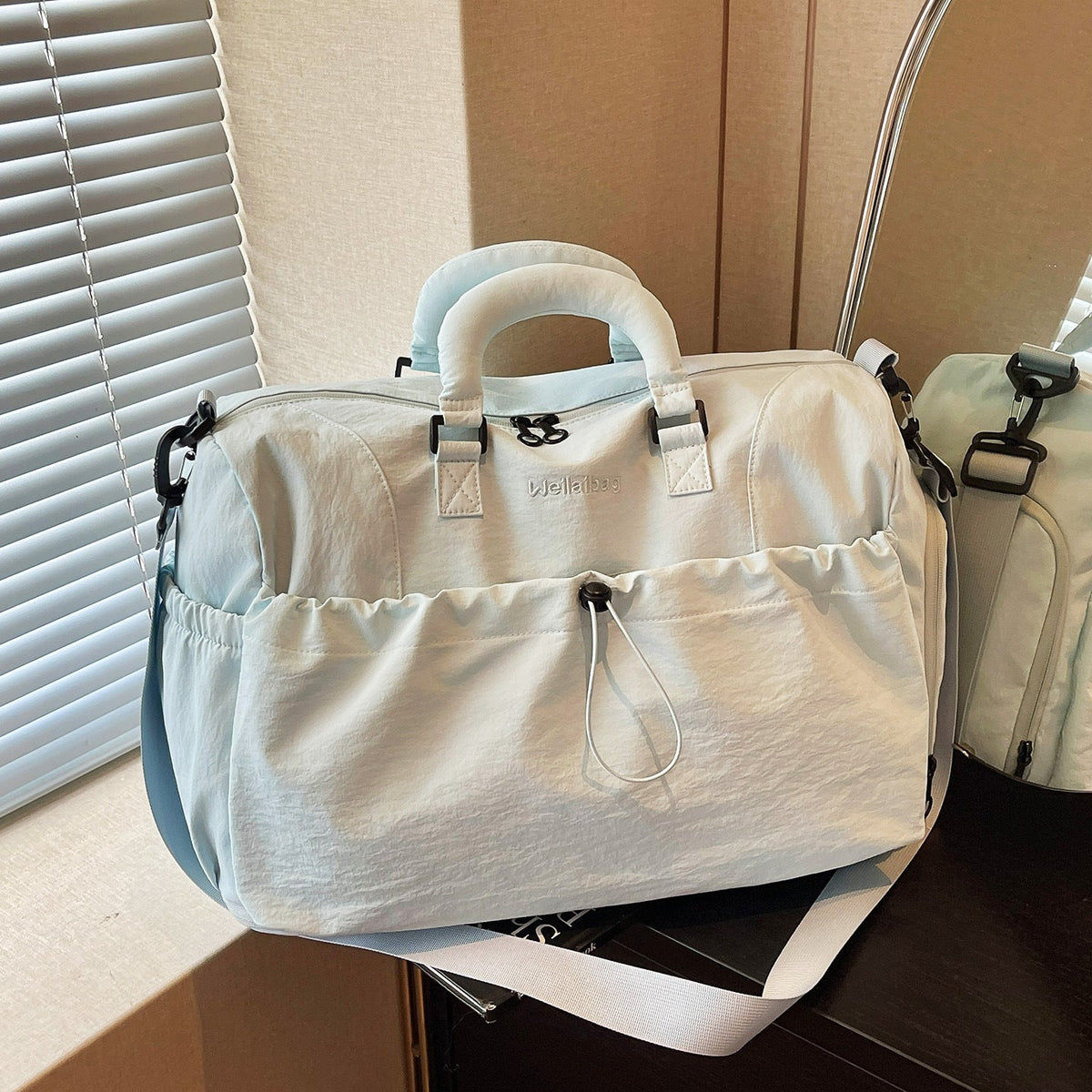 Versatile Urban Travel Duffel LoungeYard — product view 7