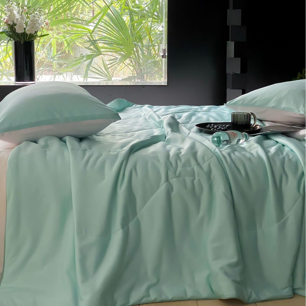 Light quilted blanket made of microfiber satin, breathable and hypoallergenic — product view 3