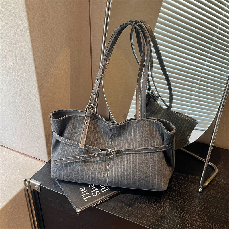 Stylish Striped Business Tote — product view 4