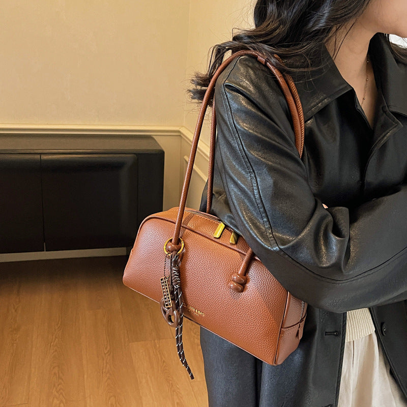 Chic Retro Handbag LoungeYard — product view 4