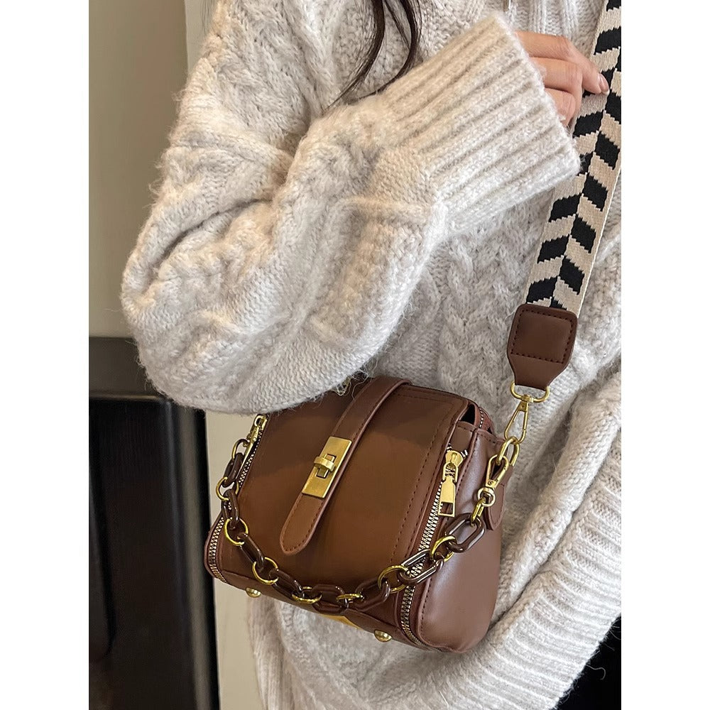 Chic Crossbody Handbag LoungeYard — product view 6