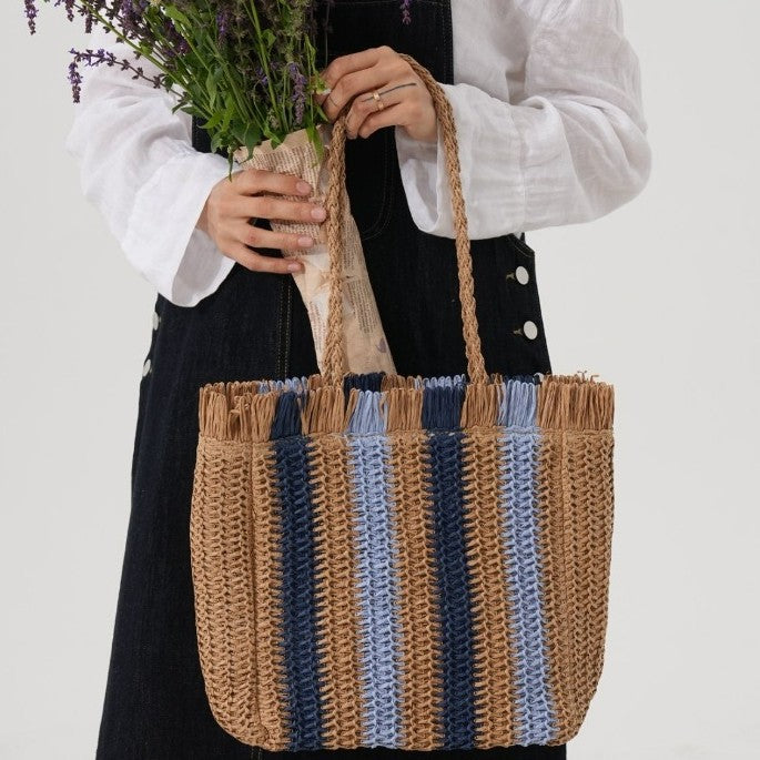 Beach bag with desirable fringe design LoungeYard — product view 2