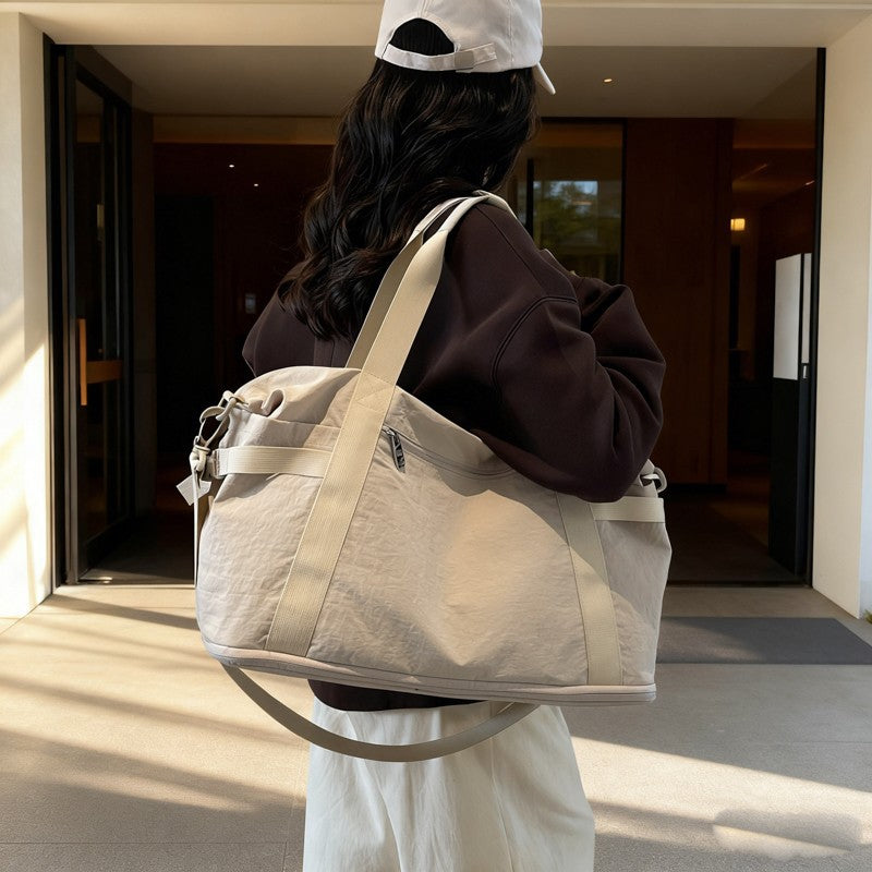 Sporty travel bag LoungeYard — product view 1