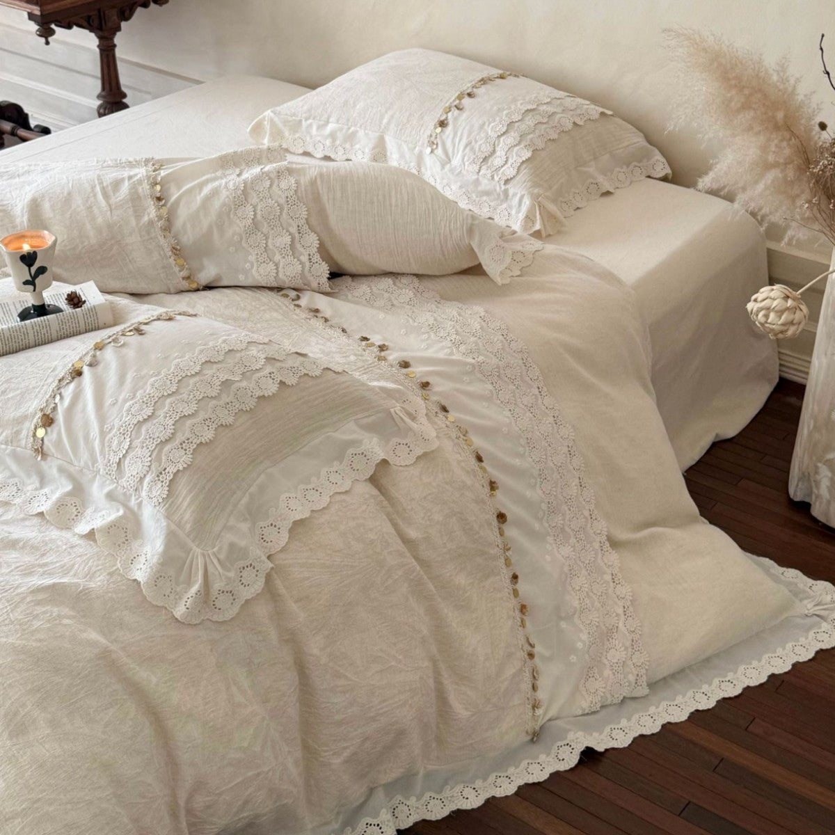 Elegant linen look bedding set with lace and ruffle edge — product view 4
