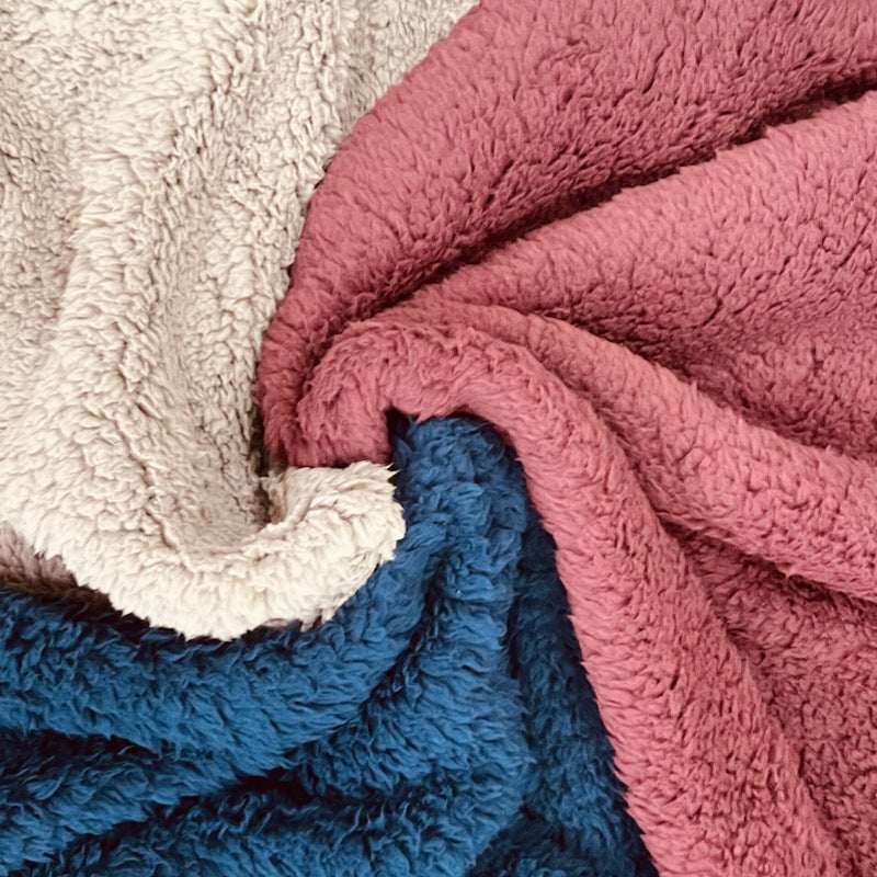 Luxurious Plush Throw Blanket — product view 2