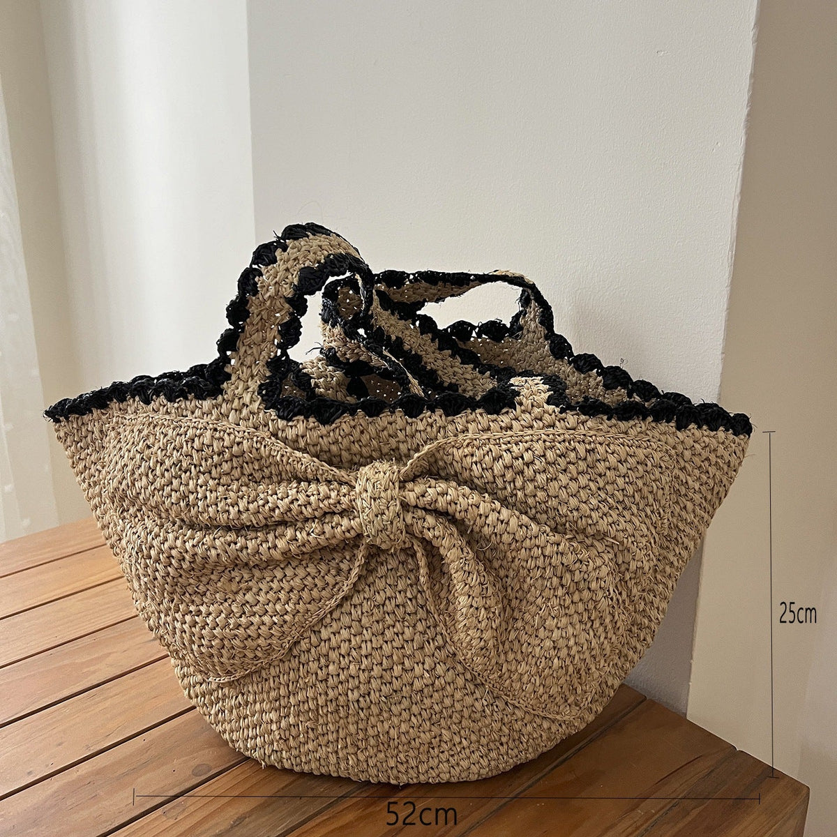 Handcrafted straw bag with soft lining LoungeYard — product view 7