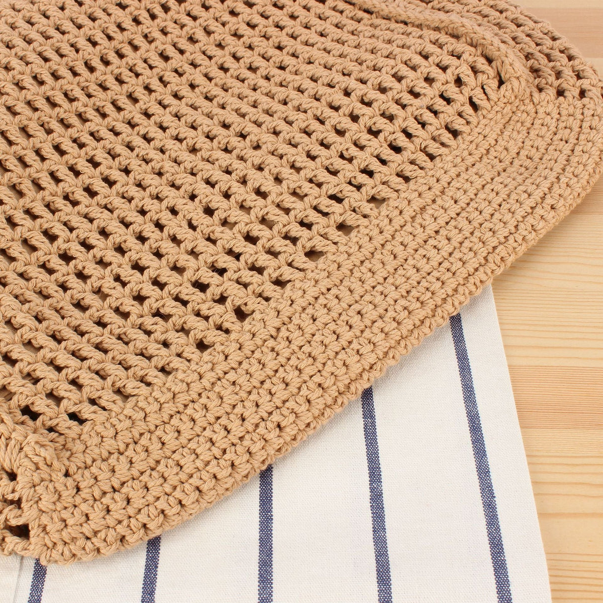 Braided shoulder bag with wide leather handles LoungeYard — product view 4