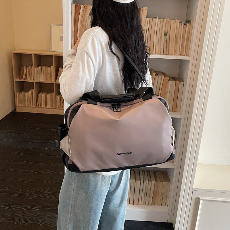Versatile Travel Tote LoungeYard — product view 4