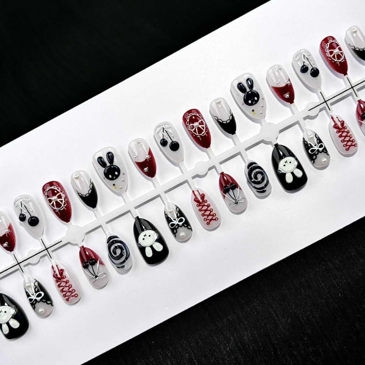 Artistic Character-Design Press-On Nails — product view 2