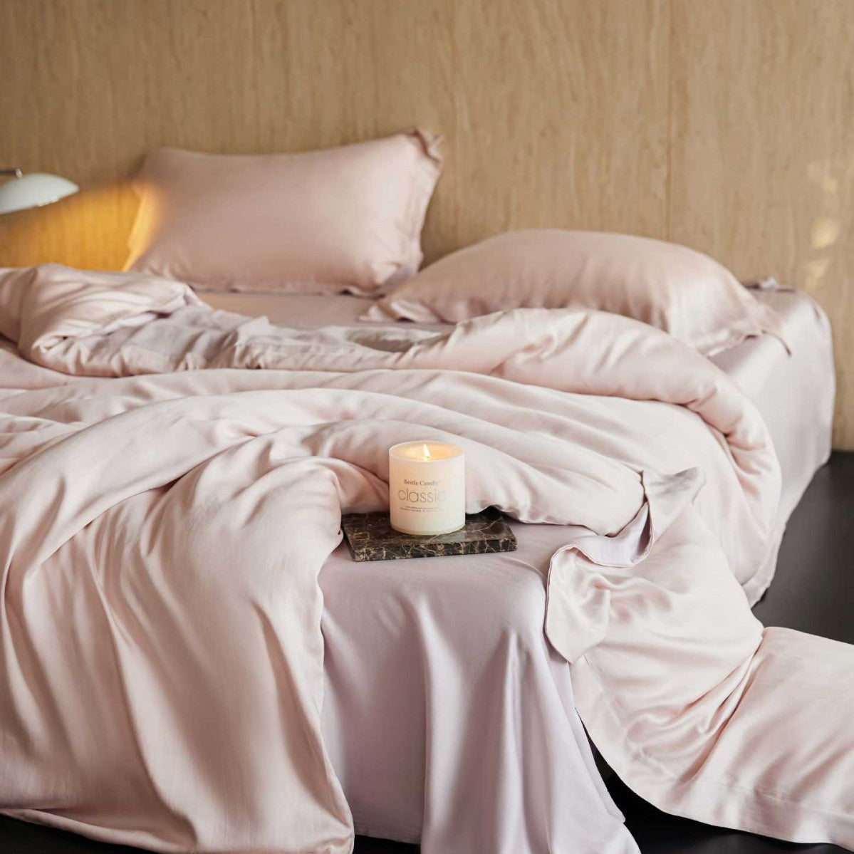 Silky-gloss premium bedding set made of cotton satin — product view 1