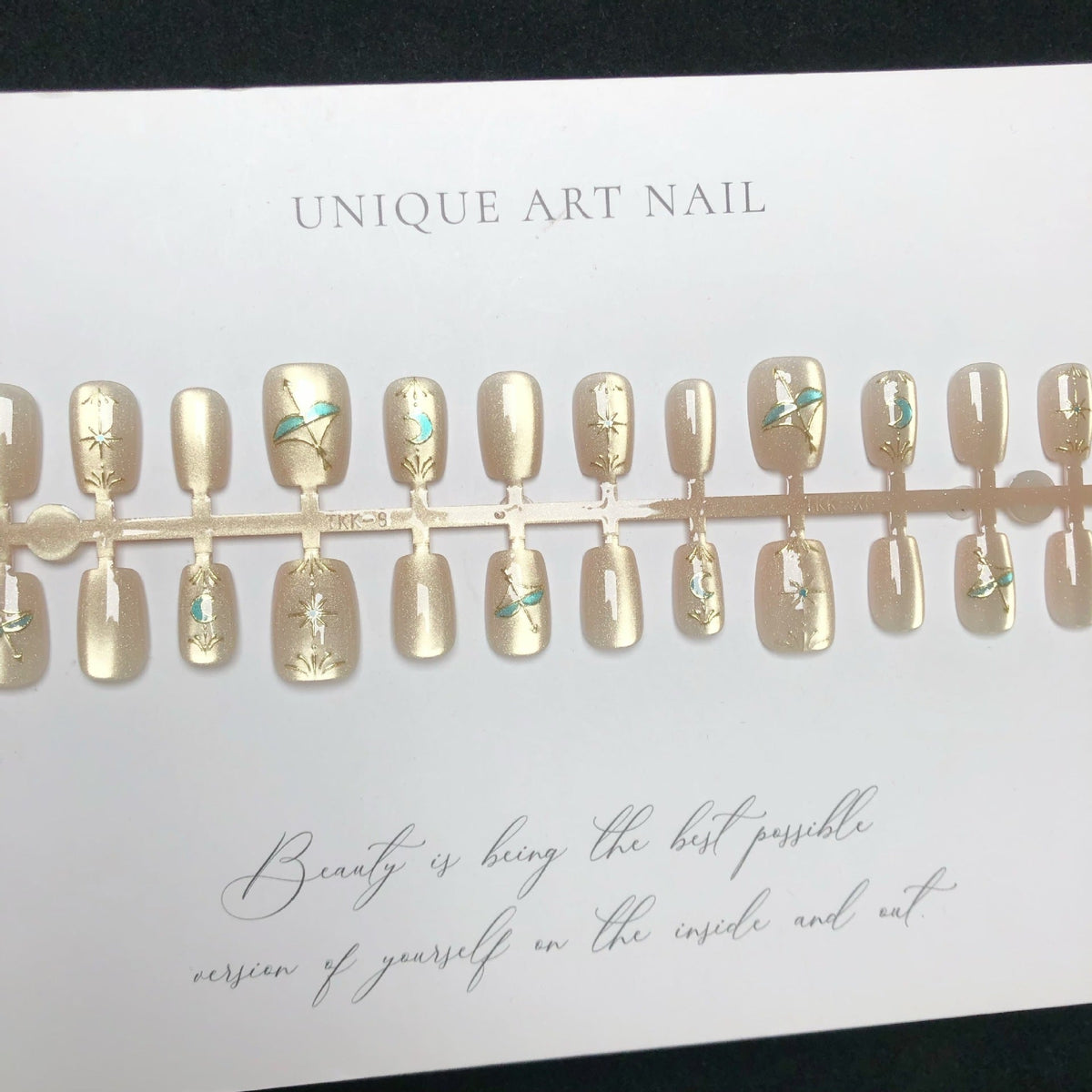 Customizable Artistic Press-On Nail Set — product view 1