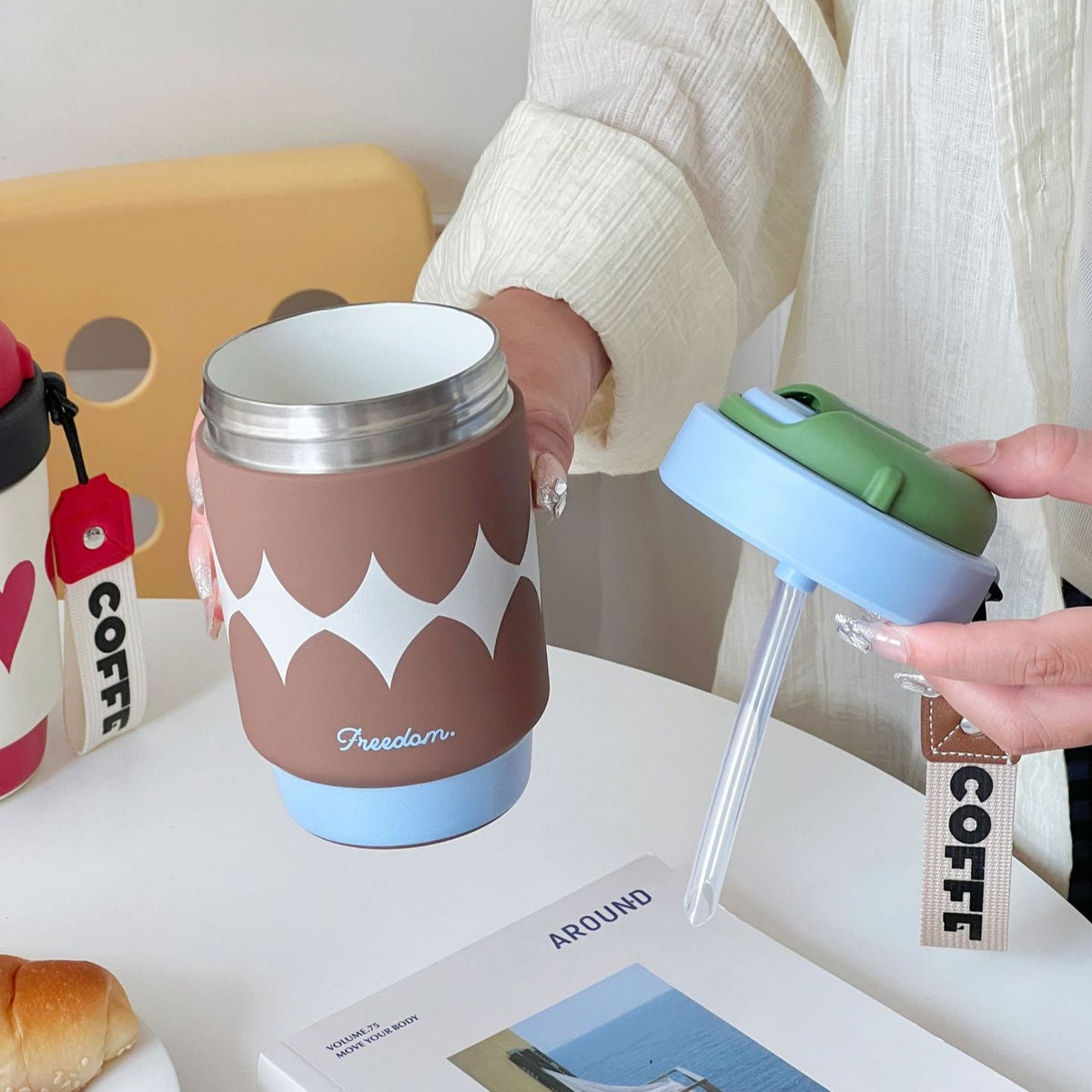 Women's Insulated Coffee Cup with Practical Closure Mechanism LoungeYard — product view 4