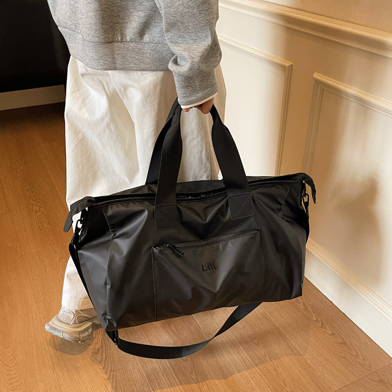 Sporty Travel Bag with Multifunctional Compartment System LoungeYard — product view 3