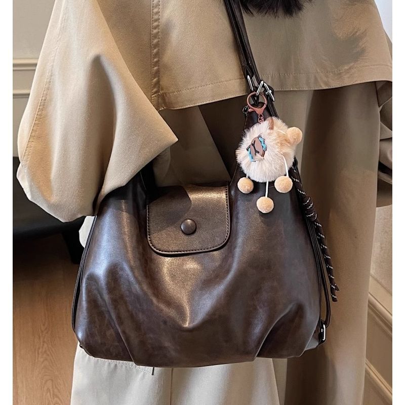 Luxurious Casual Hobo Handbag LoungeYard — product view 1