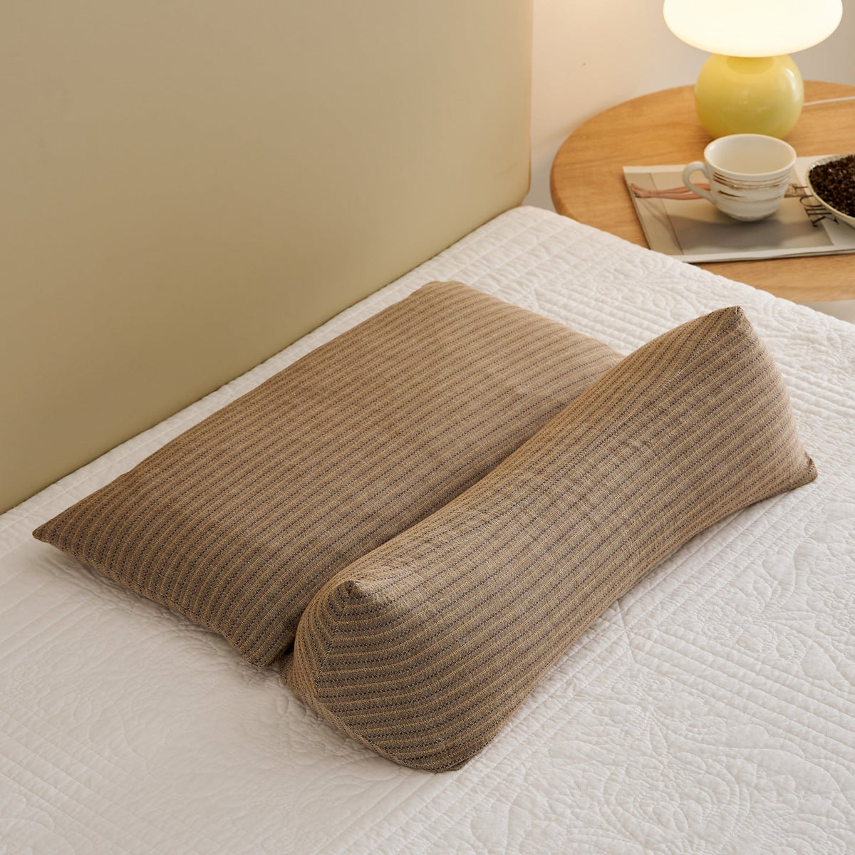 Ergonomic sleeping pillow with adjustable support LoungeYard — product view 6