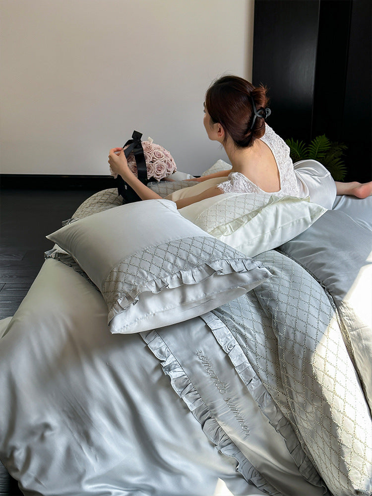 Satin bedding set — product view 3
