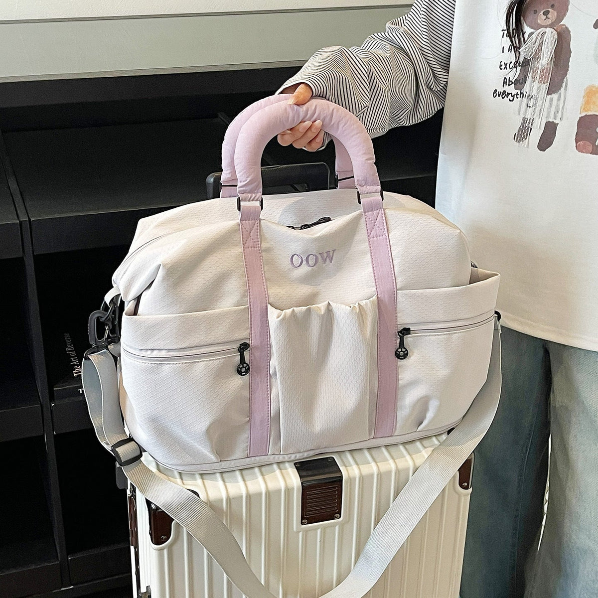 Versatile Sports Travel Bag LoungeYard — product view 3