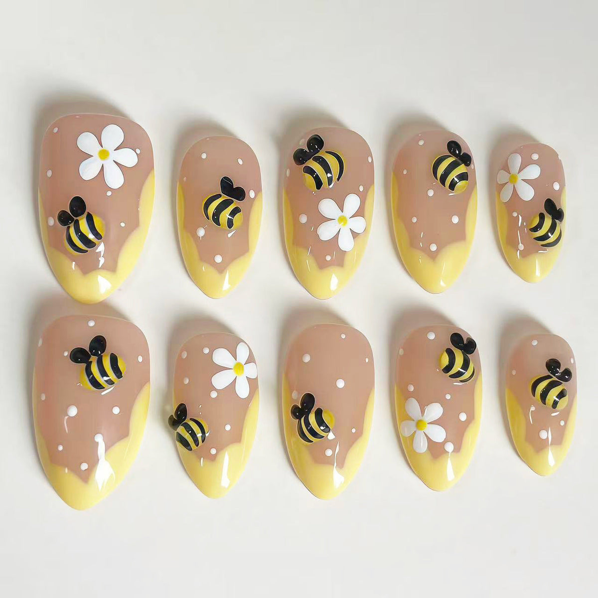 Artistic Bee-Design Press-On Nails — product view 1